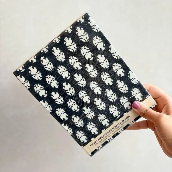 Onyx Blossom, Black with white floral